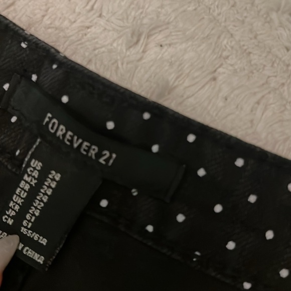 BLACK DENIM SHORTS - Picture 4 of 5